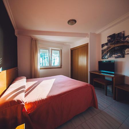 Hotel Dinajan Villanueva De Arosa Εξωτερικό φωτογραφία