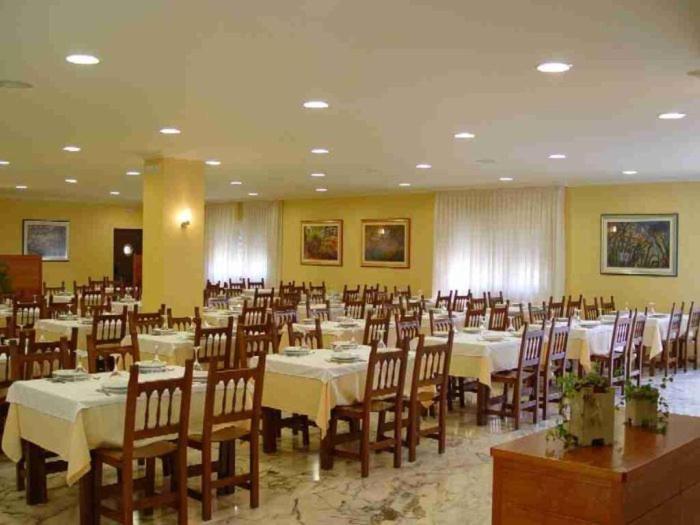 Hotel Dinajan Villanueva De Arosa Εξωτερικό φωτογραφία