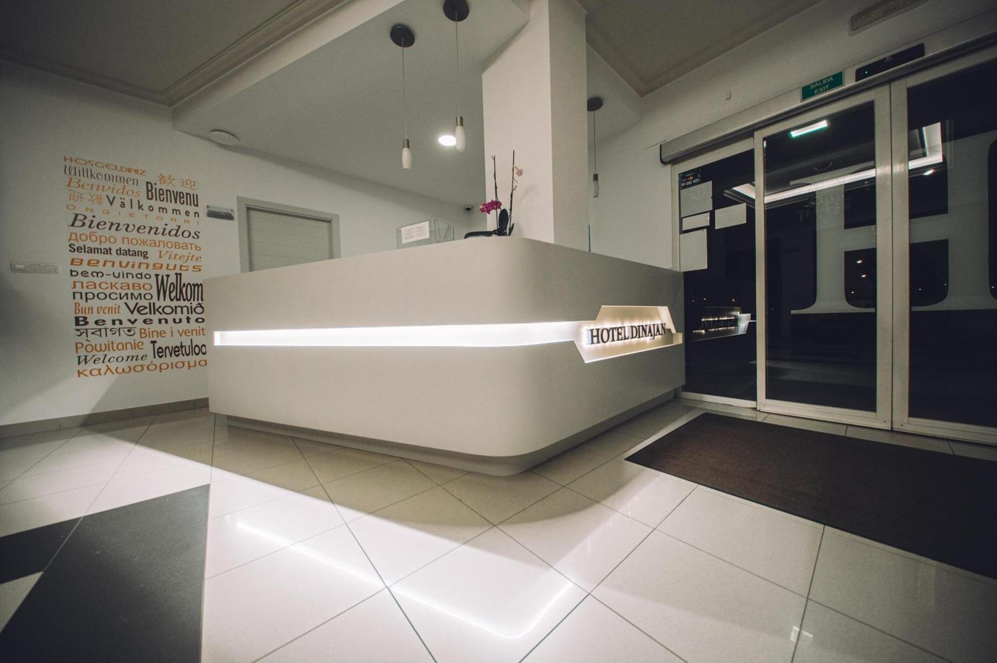 Hotel Dinajan Villanueva De Arosa Εξωτερικό φωτογραφία