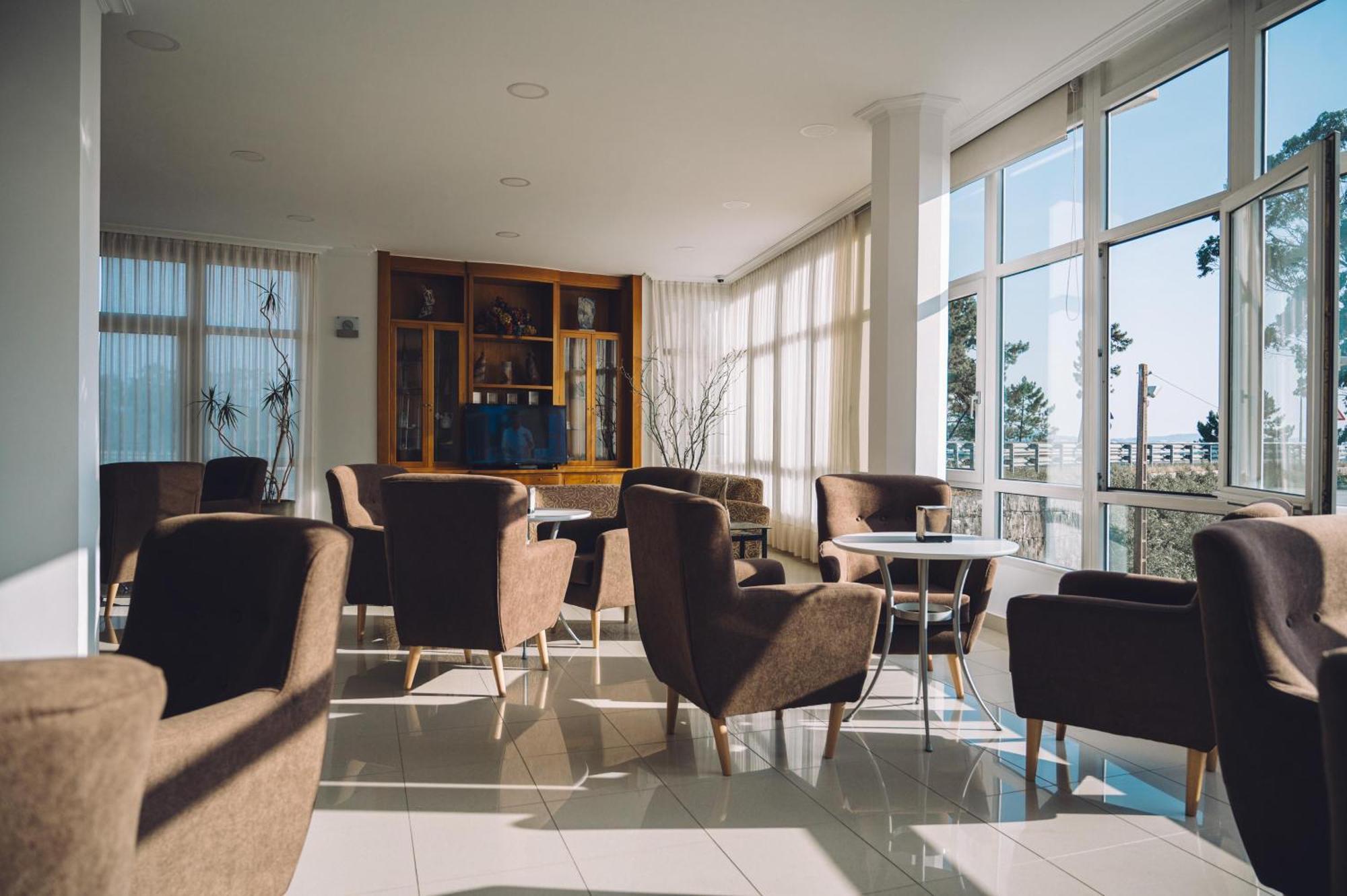 Hotel Dinajan Villanueva De Arosa Εξωτερικό φωτογραφία